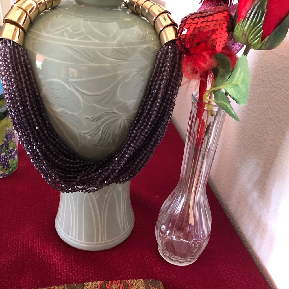 Beautifully Elegant Natasha beaded Couture necklace. Black beads with gold. - Picture 3 of 6